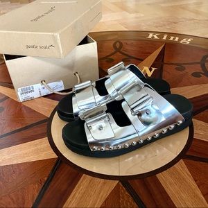 HOST PICK 3/26 ! 🎉GENTLE SOULS !🌺SUPER TRENDING🌺 SILVER SLIDES 🌺 SO COMFY🌺